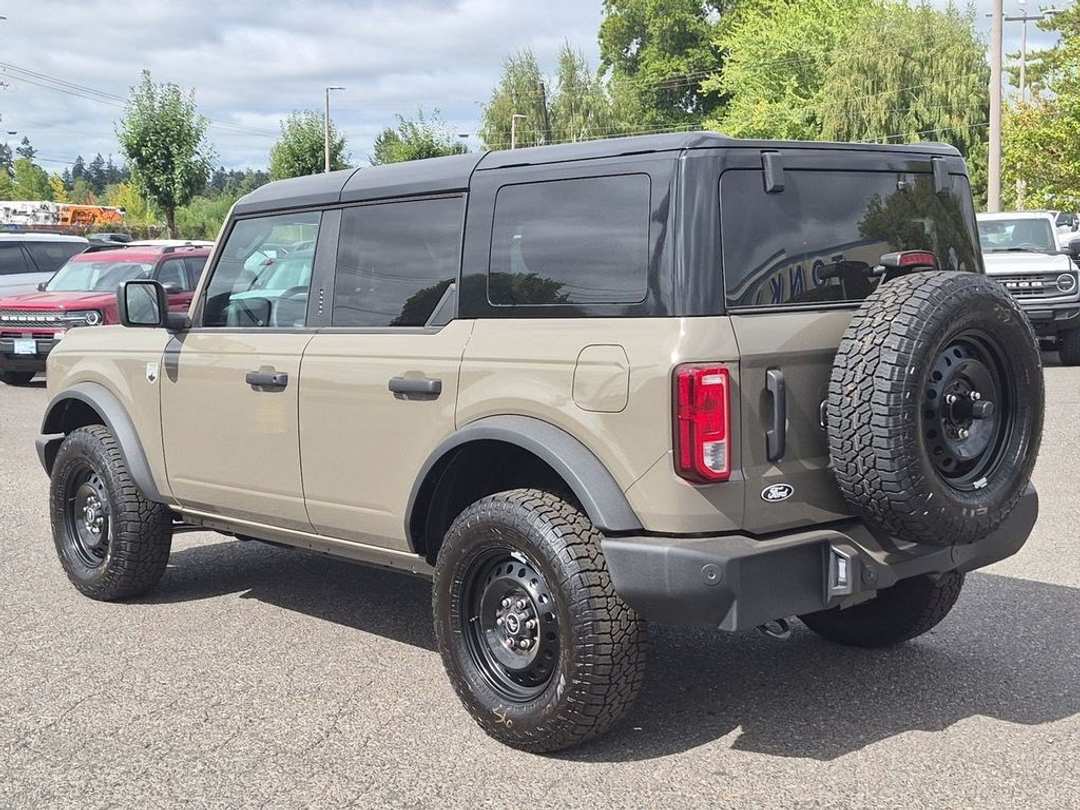 2026 Ford Bronco Big Bend - Image 3