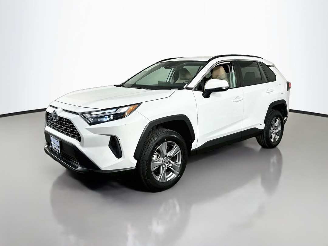 2022 Toyota Rav4 Hybrid XLE - Image 3