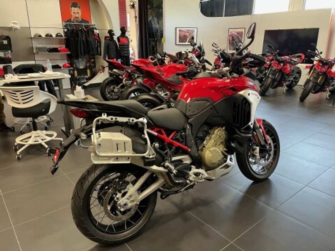 2025 Ducati Mts V4R Sw - Image 2