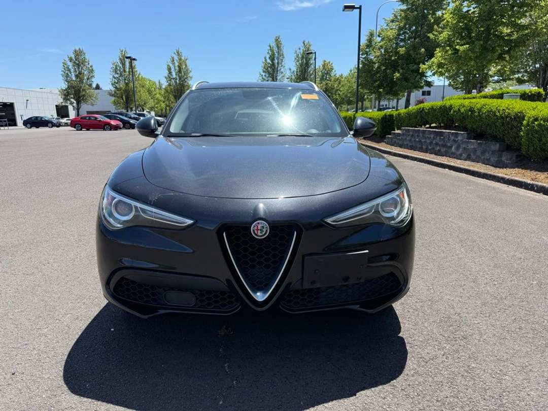 2018 Alfa Romeo Stelvio Base - Image 2