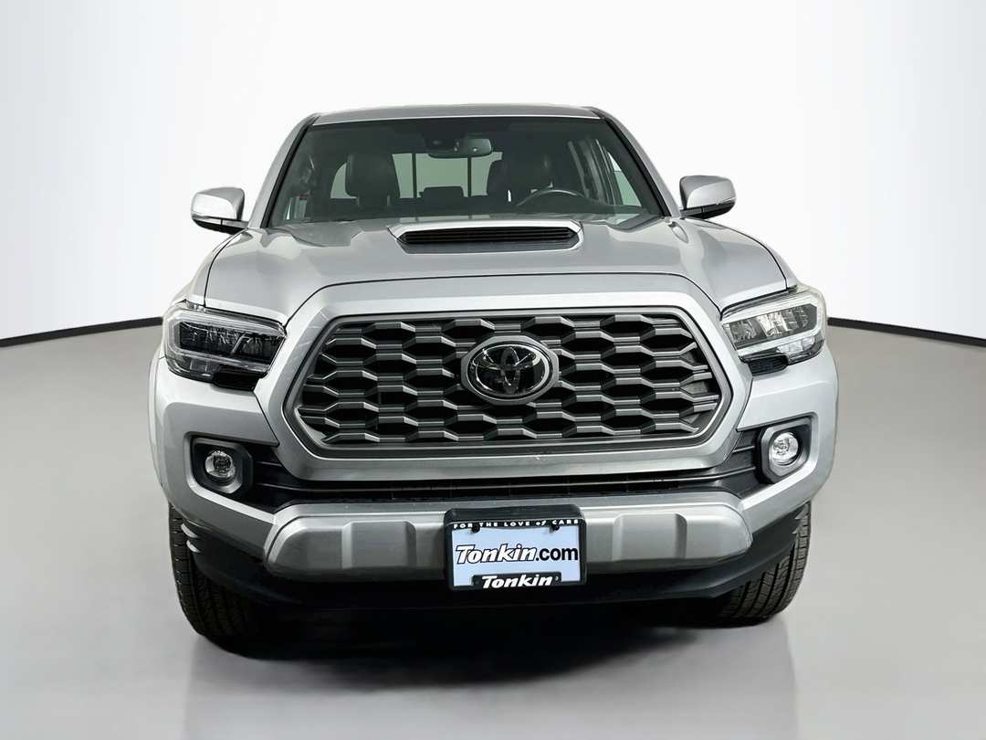 2020 Toyota Tacoma TRD Sport - Image 2