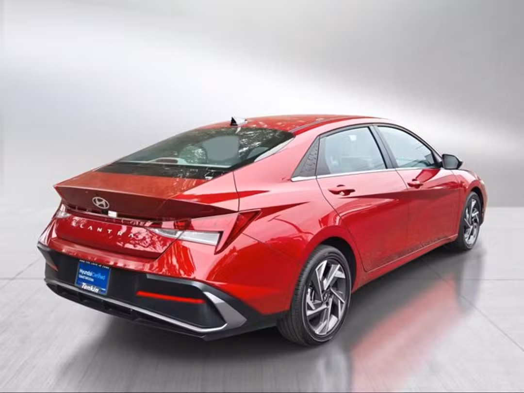 2025 Hyundai Elantra SEL Convenience - Image 3