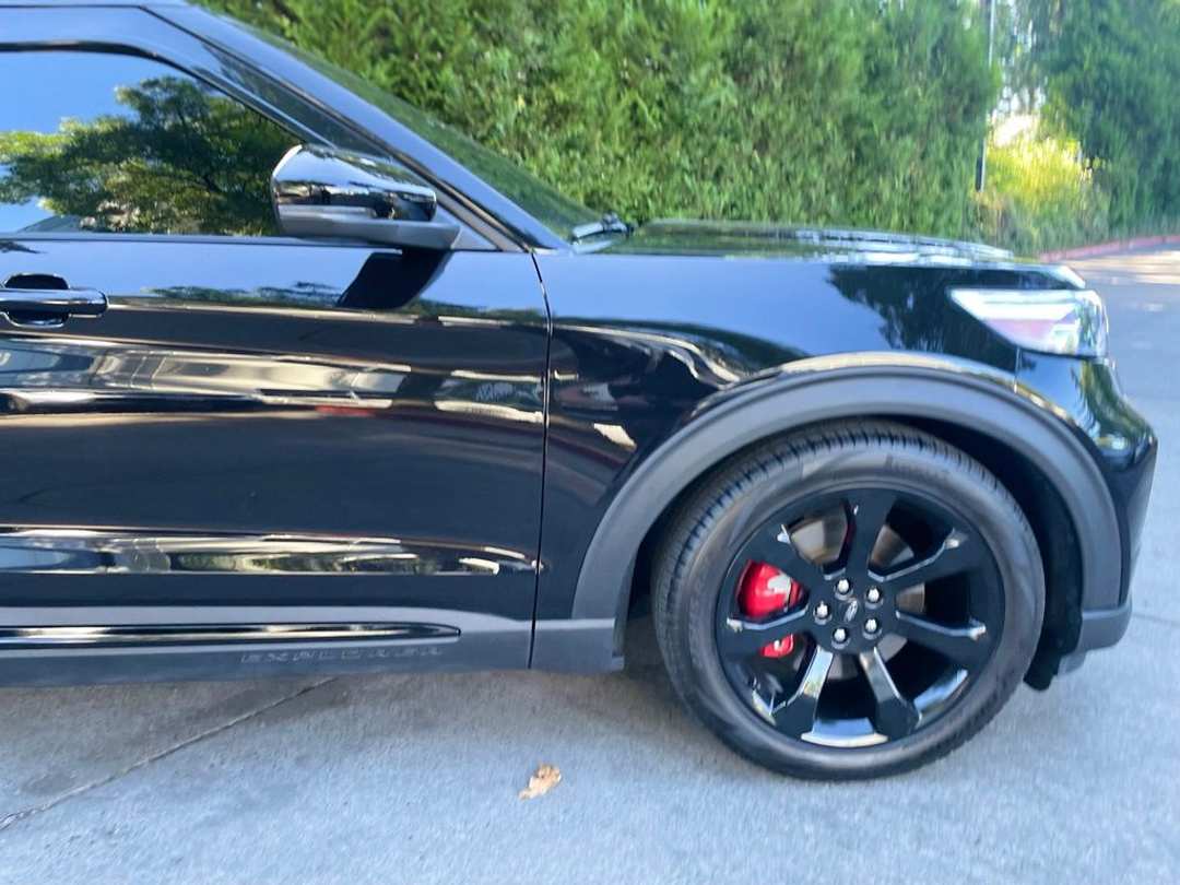 2023 Ford Explorer ST - Image 2