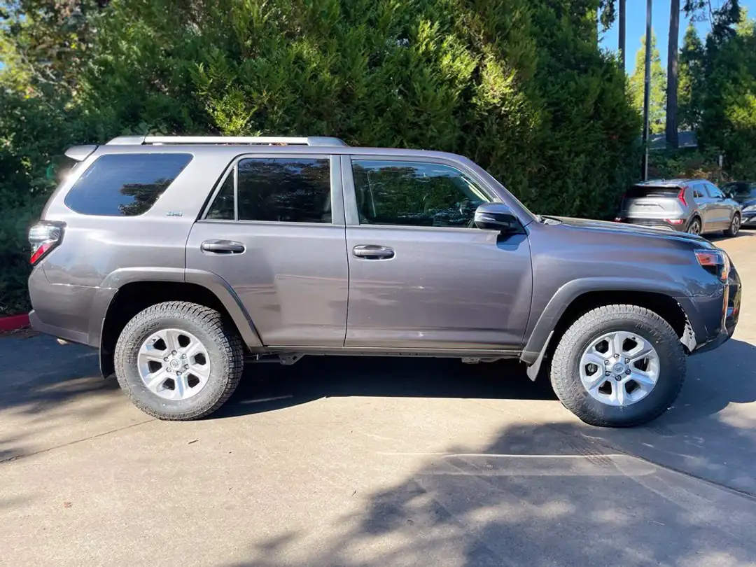 2023 Toyota 4Runner SR5 Premium - Image 3