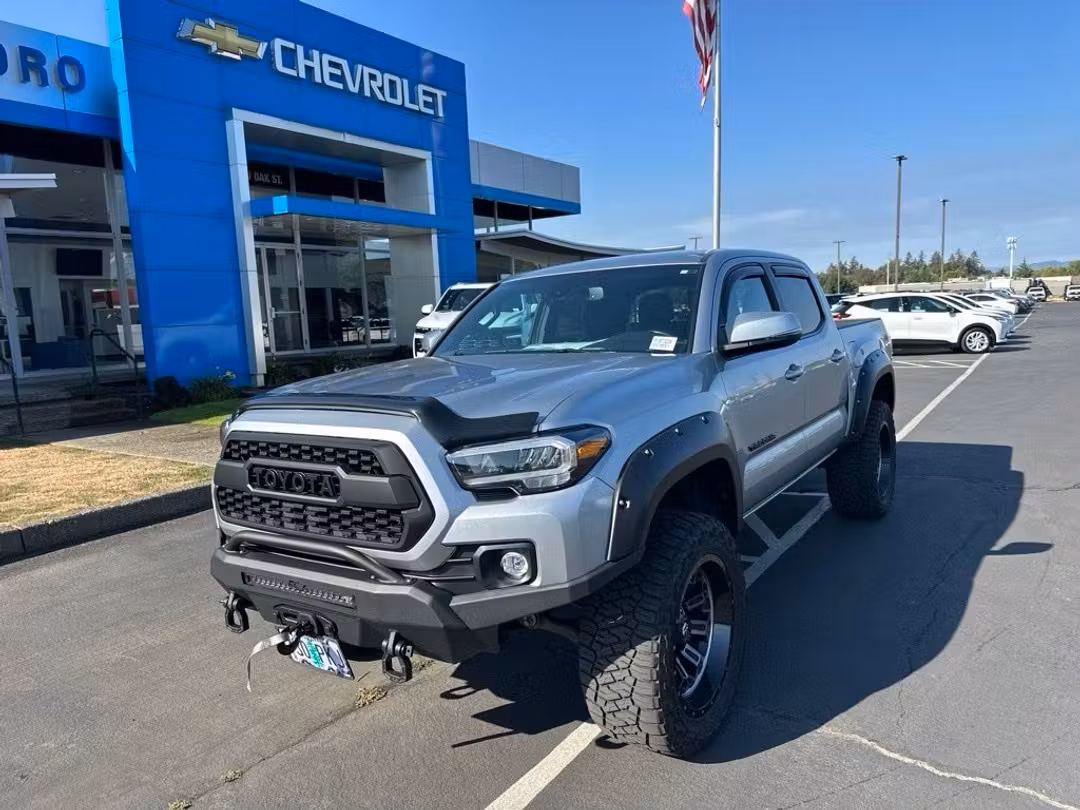 2023 Toyota Tacoma TRD OffRoad - Image 2