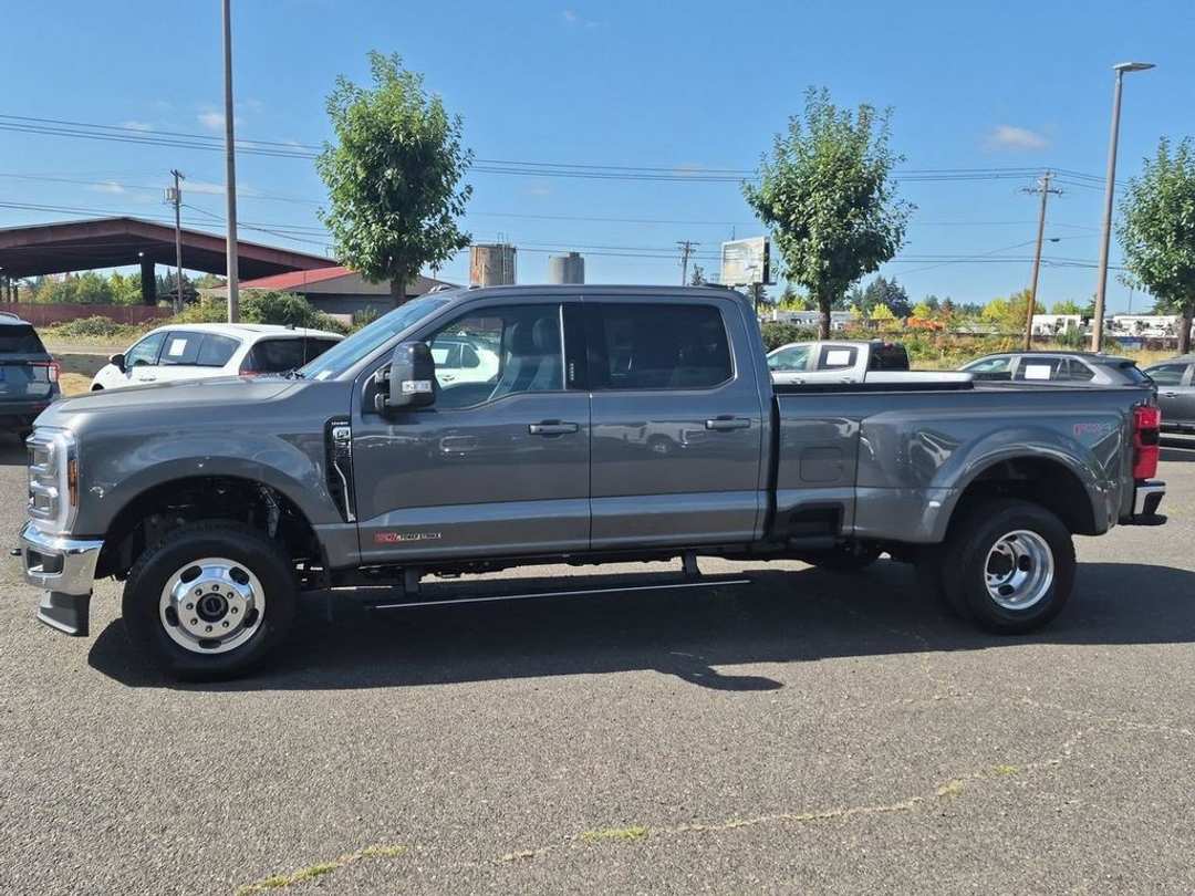 2026 Ford F-350Sd Lariat - Image 2