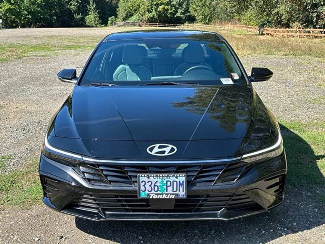2025 Hyundai Elantra Hybrid Limited - Image 3