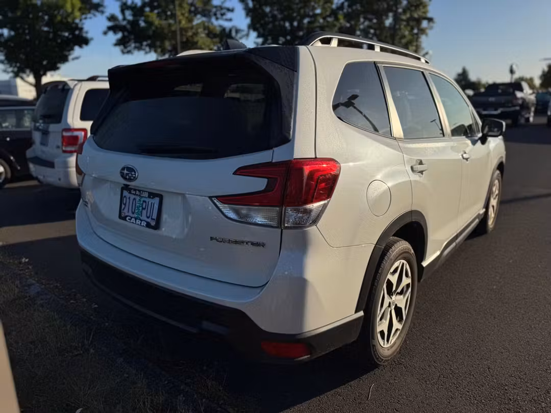 2024 Subaru Forester Premium - Image 2