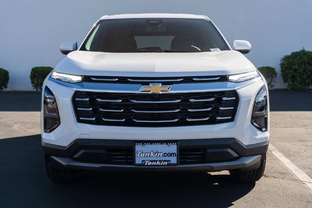 2027 Chevrolet Equinox LT - Image 2