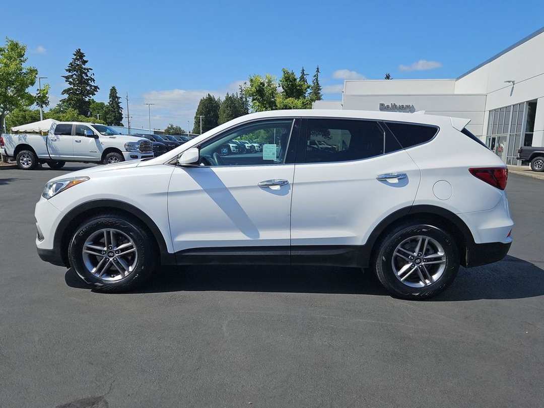 2017 Hyundai Santa Fe Sport 2.4 Base - Image 3