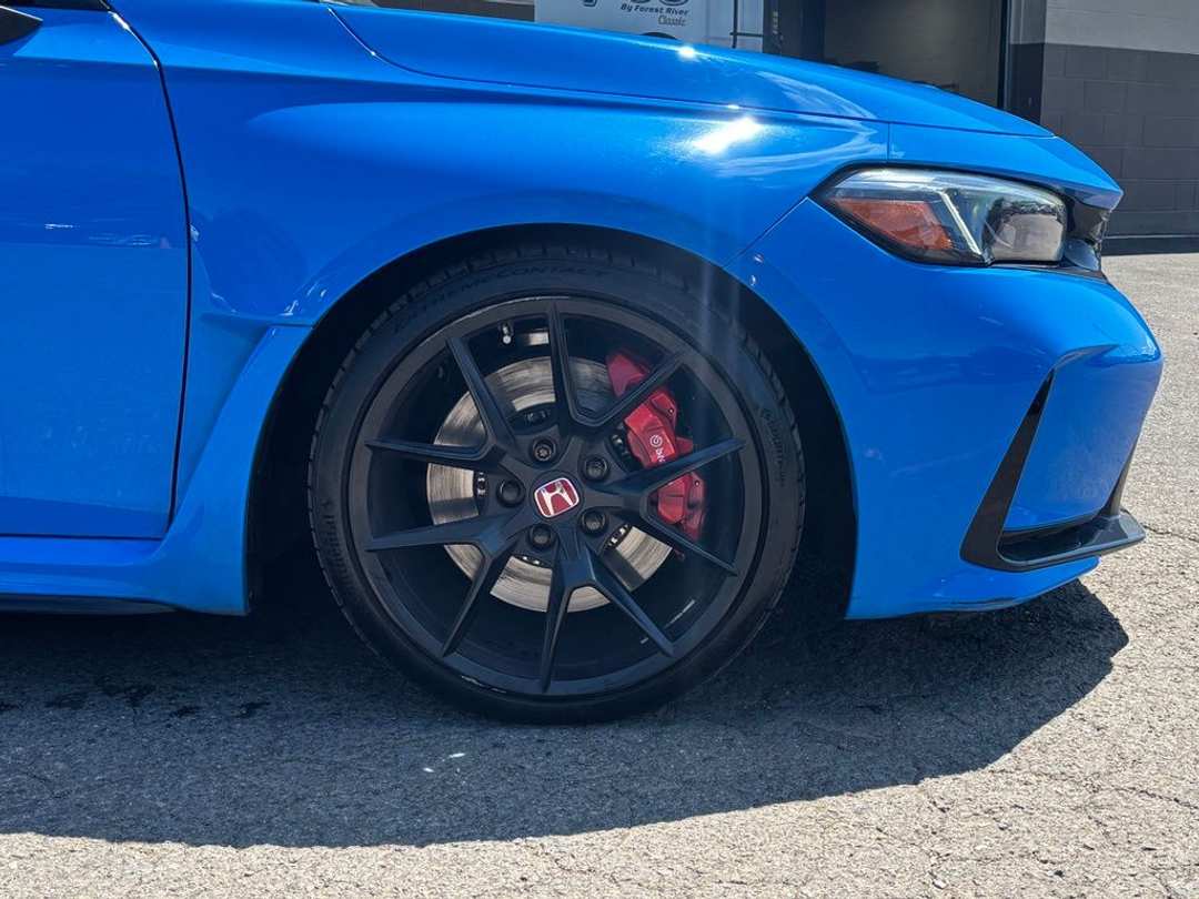 2023 Honda Civic Type R - Image 2