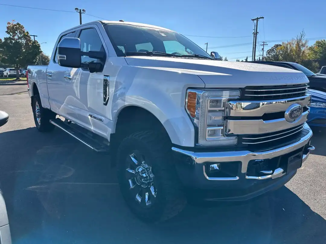 2017 Ford F-350Sd Lariat - Image 3