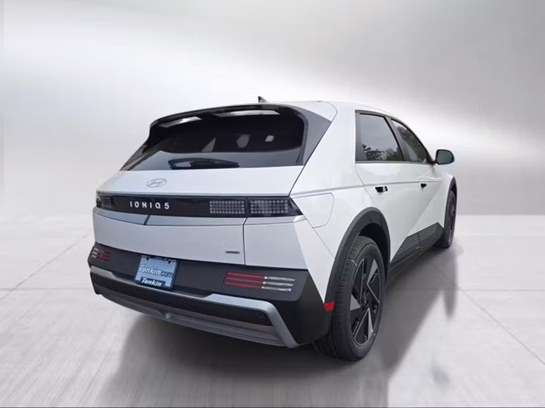 2026 Hyundai Ioniq 5 SE - Image 3