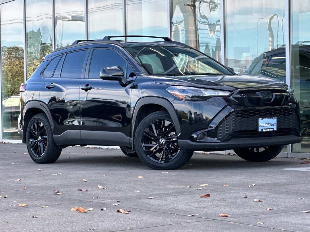 2025 Toyota Corolla Cross Hybrid Nightshade - Image 2