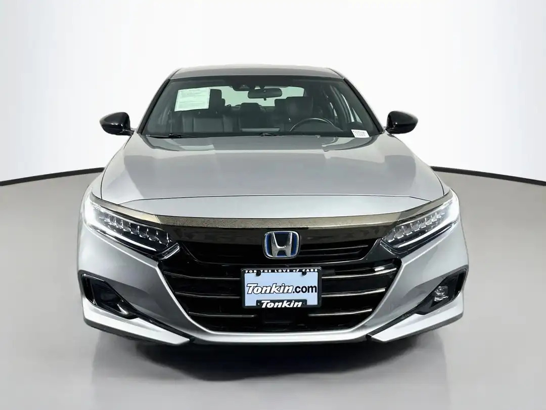2022 Honda Accord Hybrid Sport - Image 2