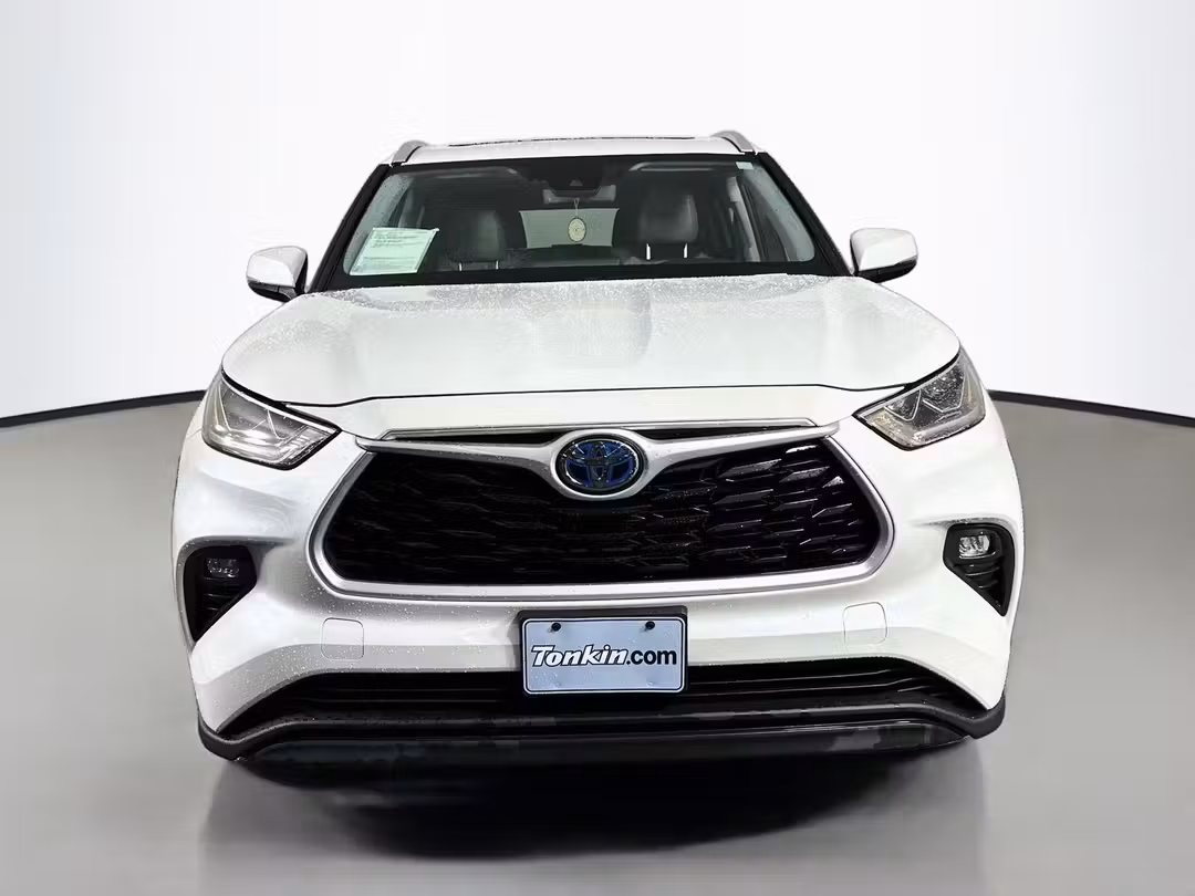 2022 Toyota Highlander Hybrid Bronze Edition - Image 2