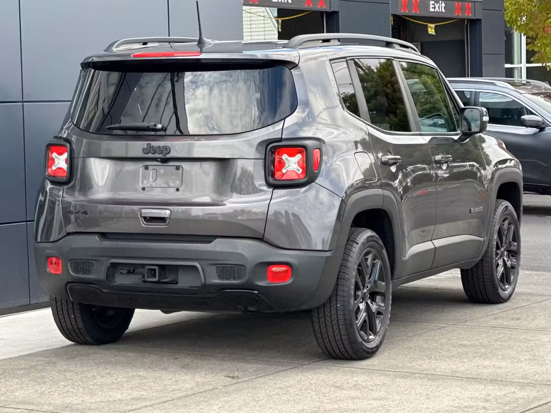 2019 Jeep Renegade Latitude - Image 3
