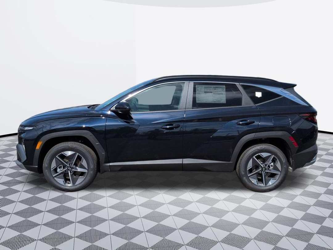 2026 Hyundai Tucson Hybrid SEL - Image 3