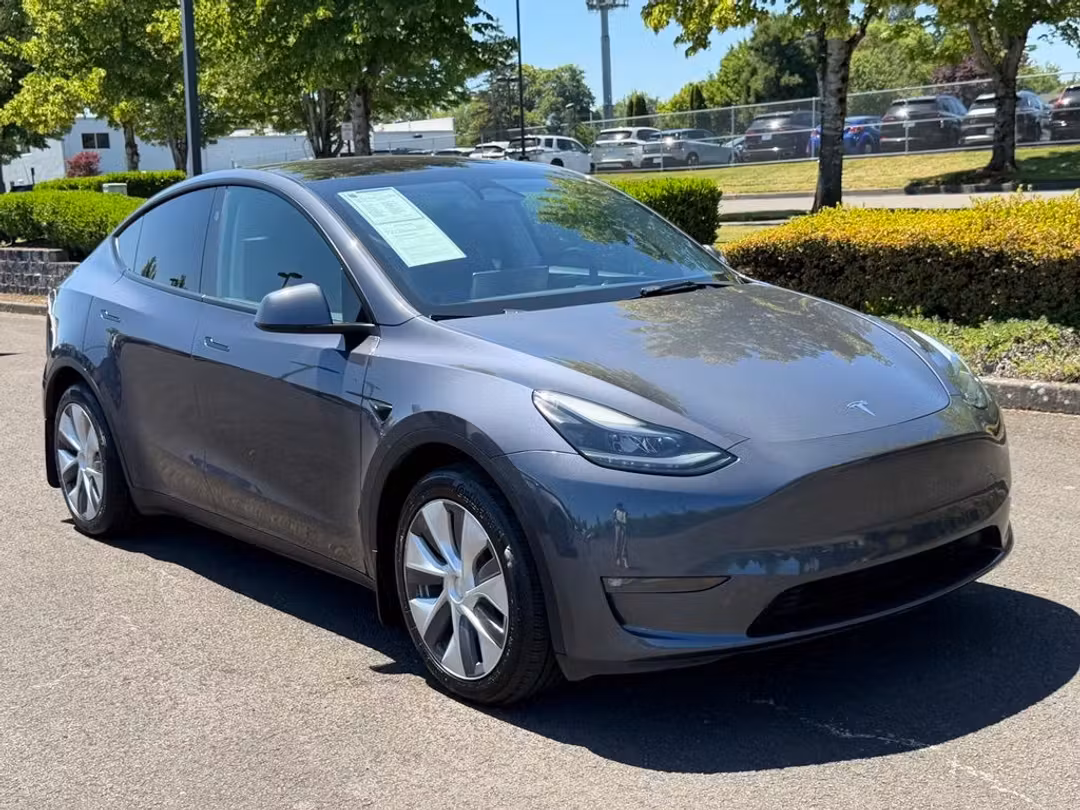 2023 Tesla Model Y Long Range - Image 2