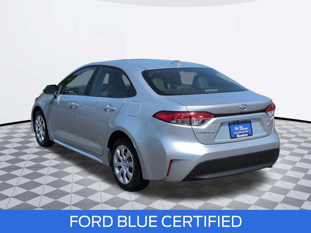 2024 Toyota Corolla LE - Image 3