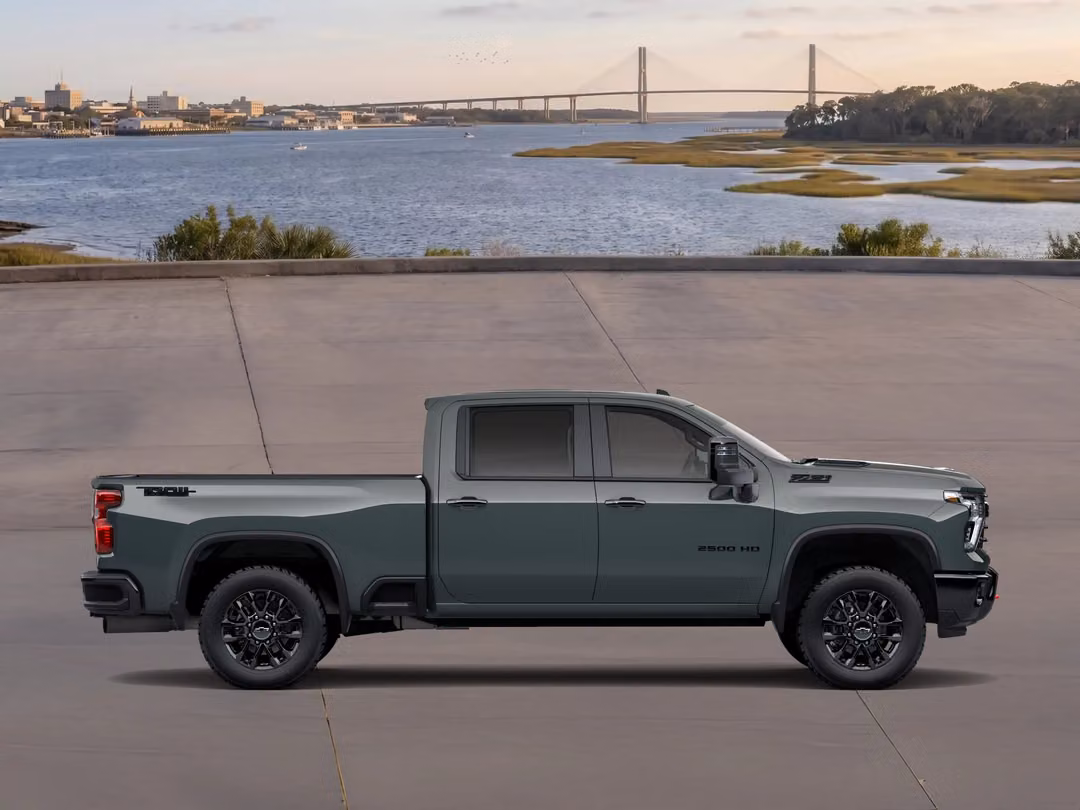 2026 Chevrolet Silverado 2500Hd LT - Image 3