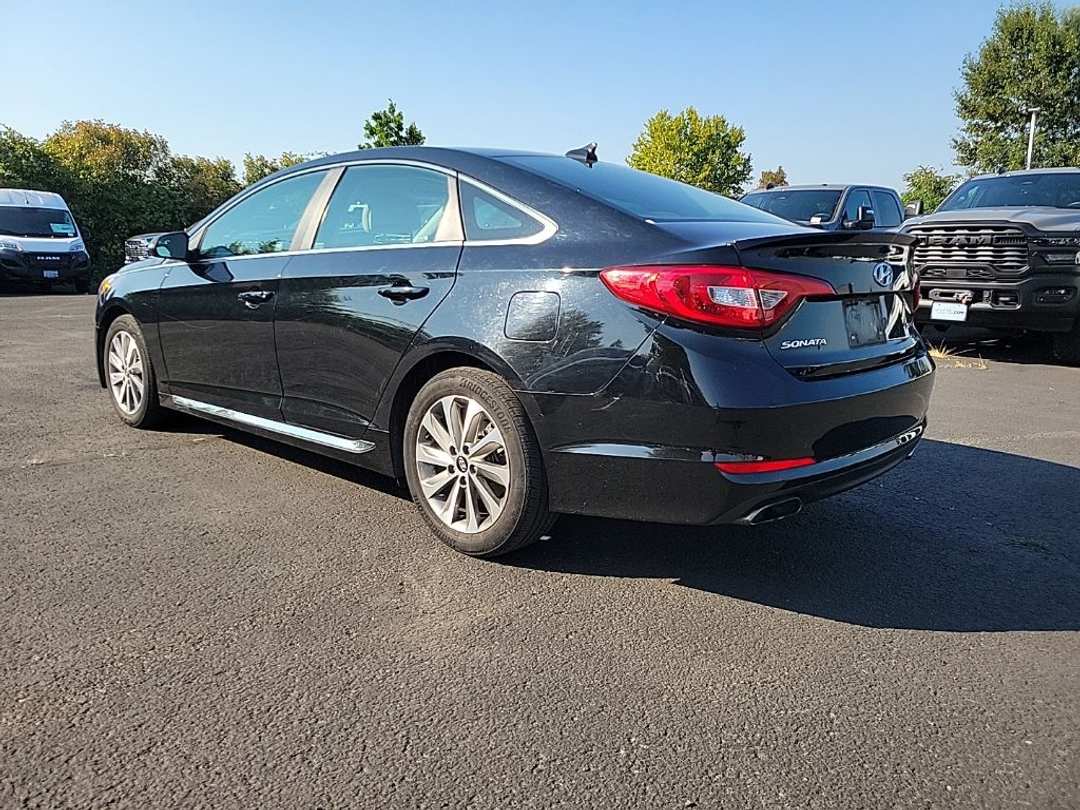 2015 Hyundai Sonata Sport - Image 3