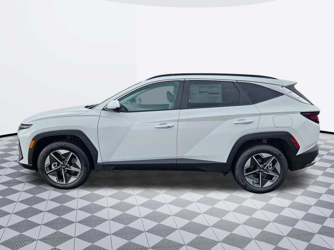 2026 Hyundai Tucson Hybrid SEL - Image 3
