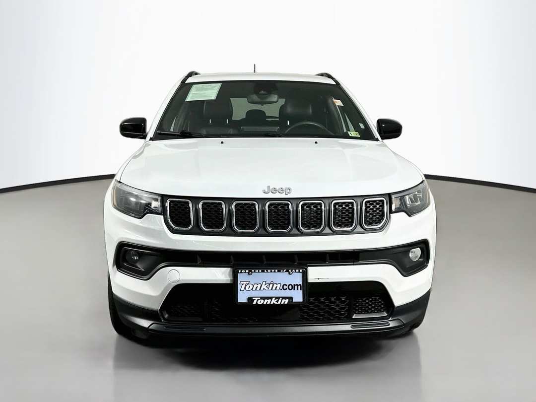 2024 Jeep Compass Latitude - Image 2