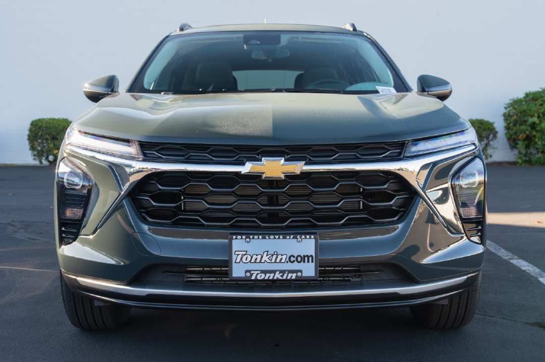 2026 Chevrolet Trax LT - Image 2