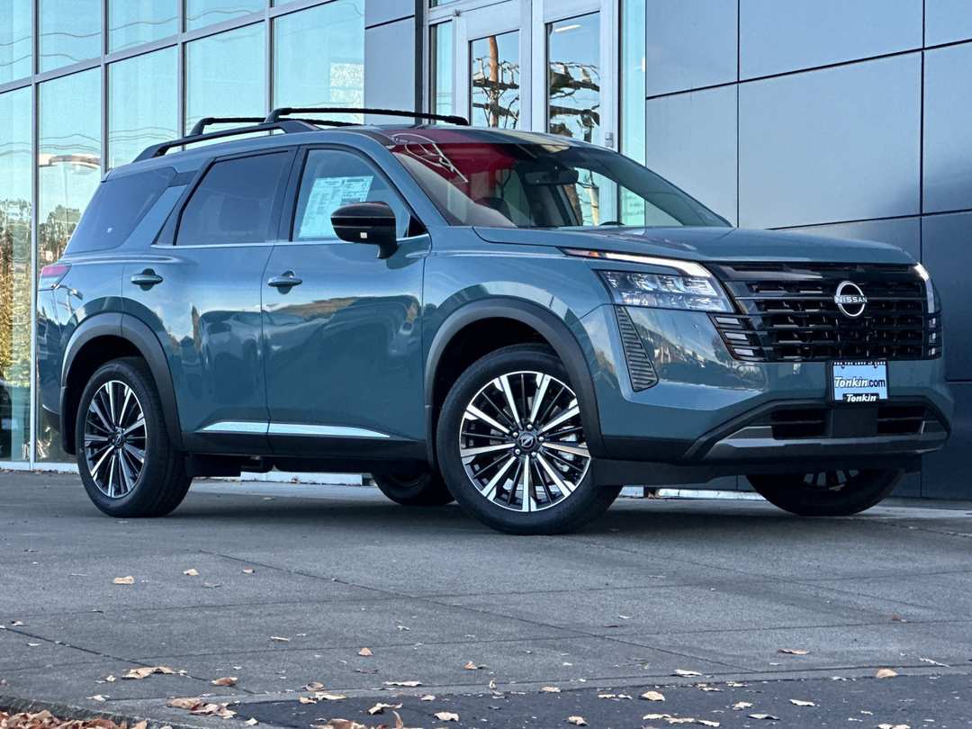 2026 Nissan Pathfinder Platinum - Image 2