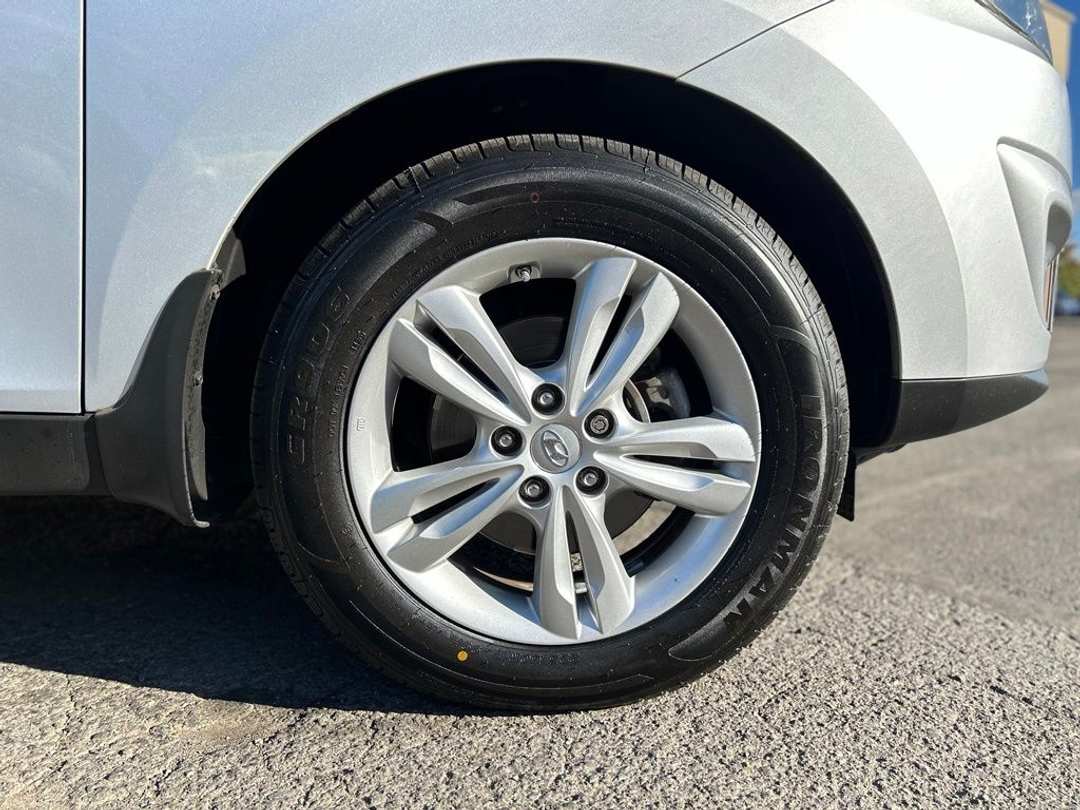 2012 Hyundai Tucson GLS - Image 2