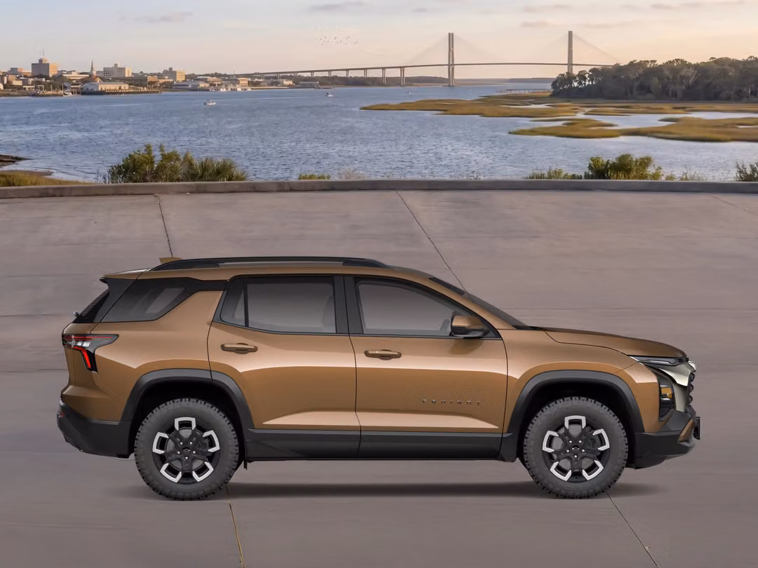 2027 Chevrolet Equinox ACTIV - Image 3