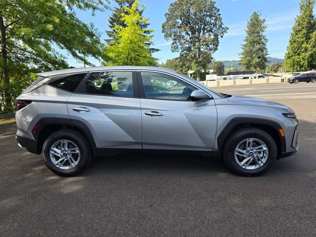 2026 Hyundai Tucson SE - Image 3