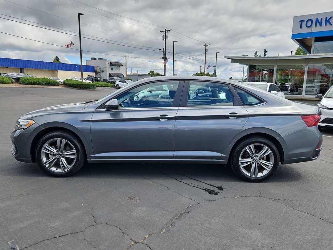 2024 Volkswagen Jetta 1.5T SE - Image 3
