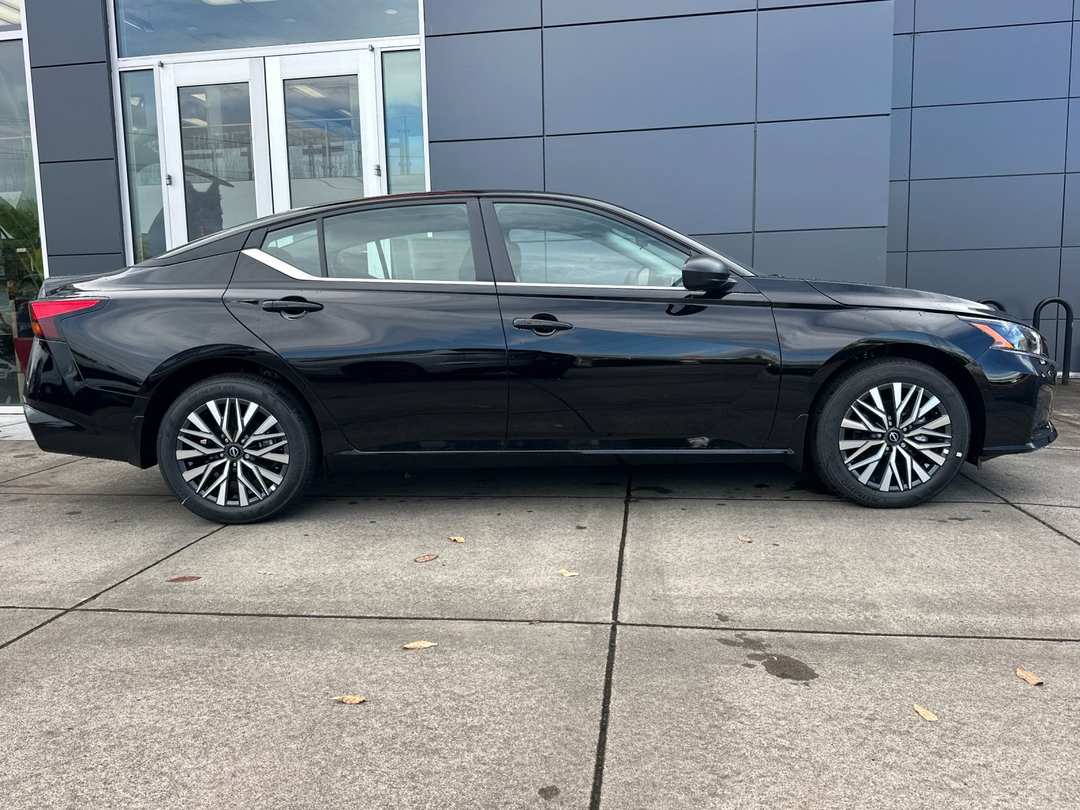 2026 Nissan Altima 2.5 SV - Image 3