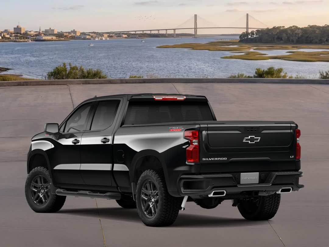 2026 Chevrolet Silverado 1500 LT Trail Boss - Image 2