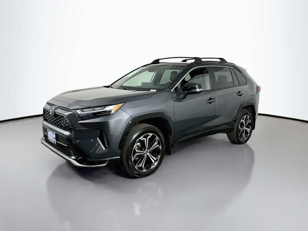2025 Toyota Rav4 Plug-In Hybrid XSE - Image 3