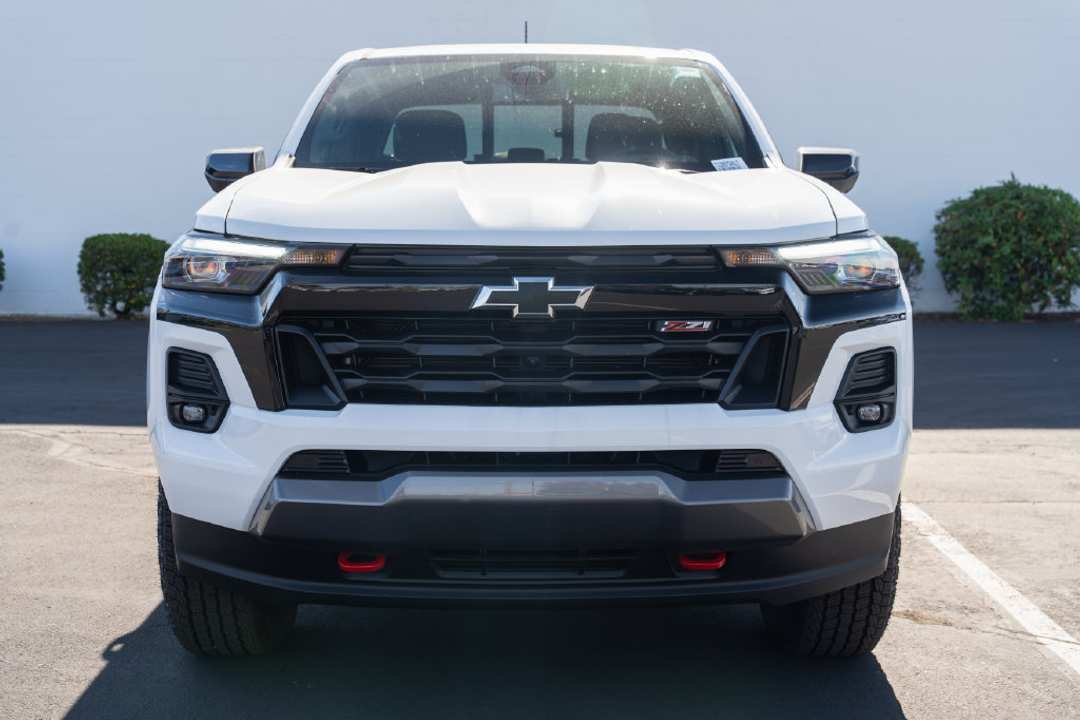 2026 Chevrolet Colorado Z71 - Image 2