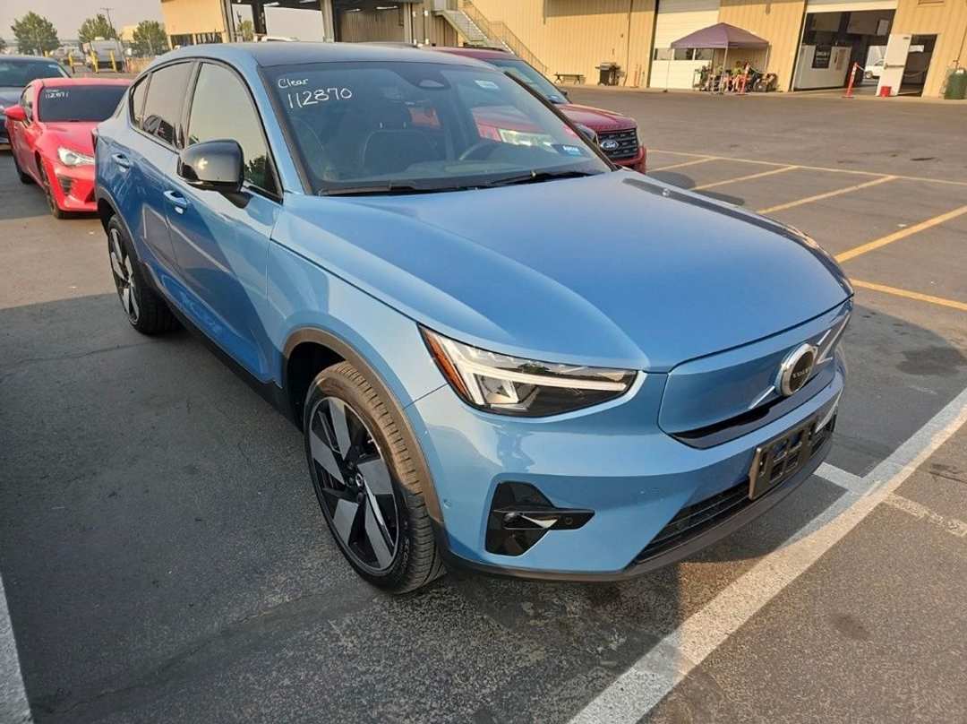 2024 Volvo C40 Recharge Pure Twin Plus - Image 2