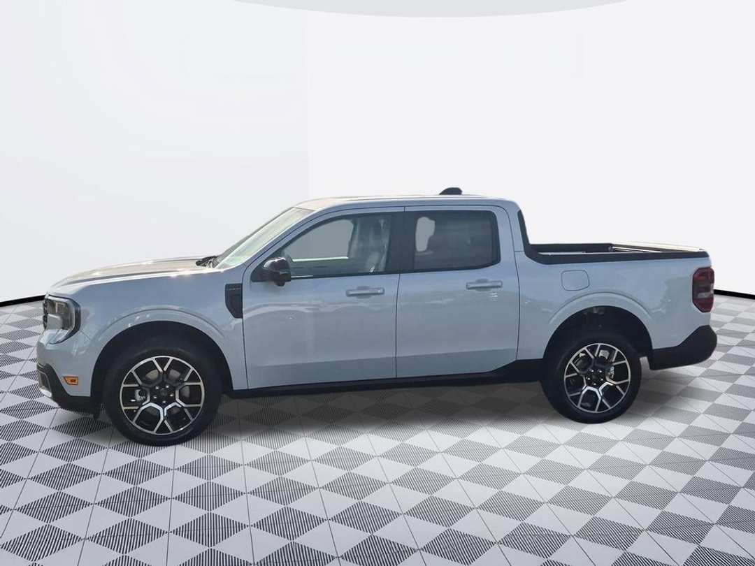 2026 Ford Maverick Lariat - Image 2