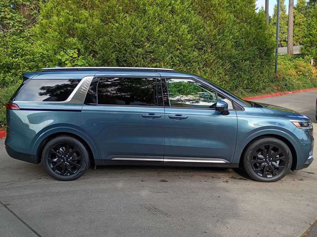 2024 Kia Carnival SX Prestige - Image 3
