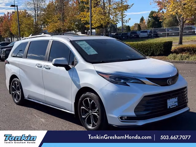 2025 Toyota Sienna Platinum