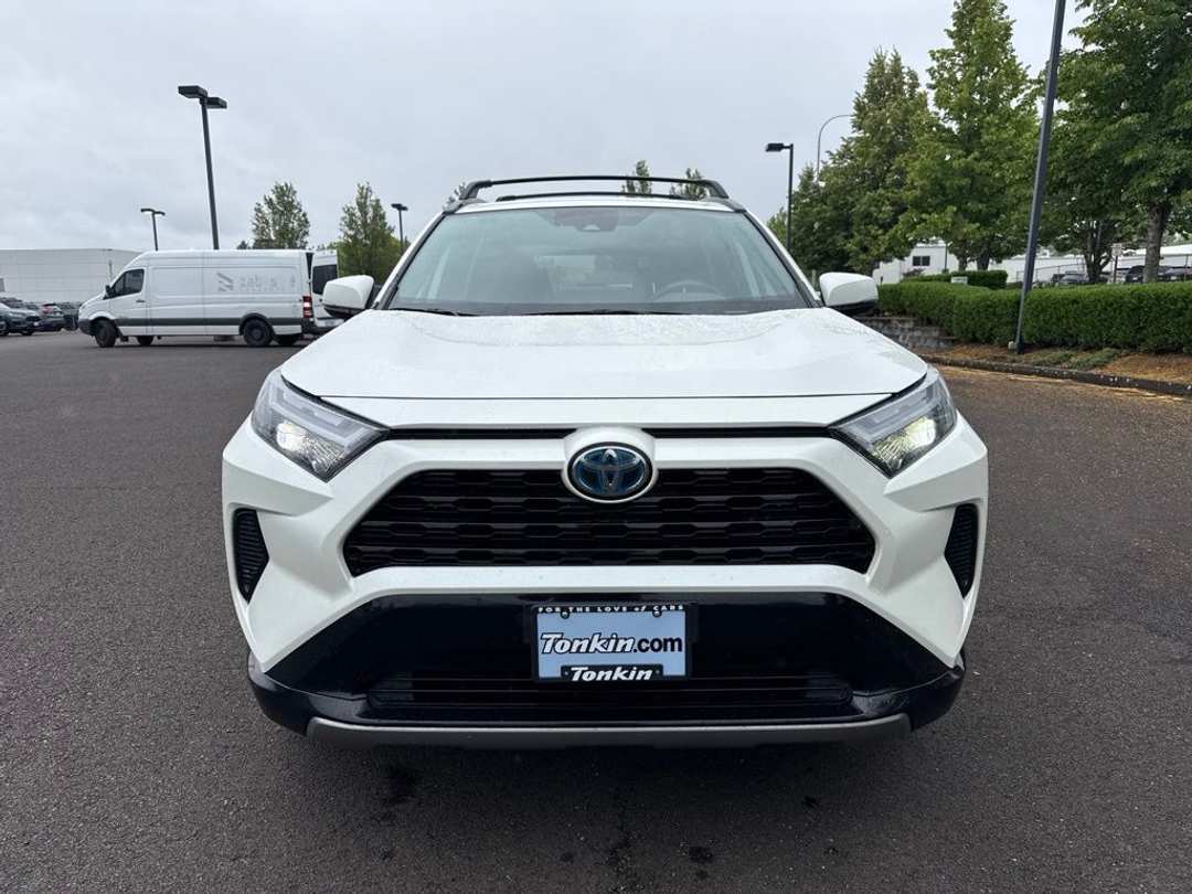 2022 Toyota Rav4 Hybrid SE - Image 2