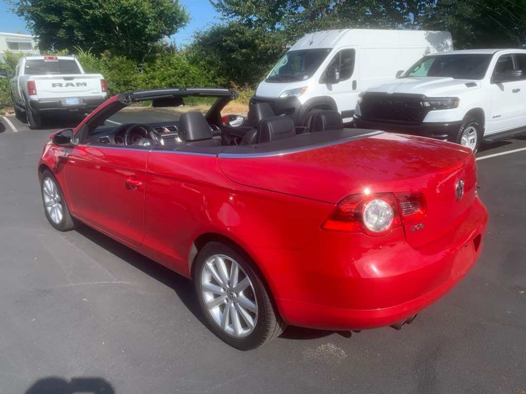 2010 Volkswagen Eos Komfort Edition - Image 3