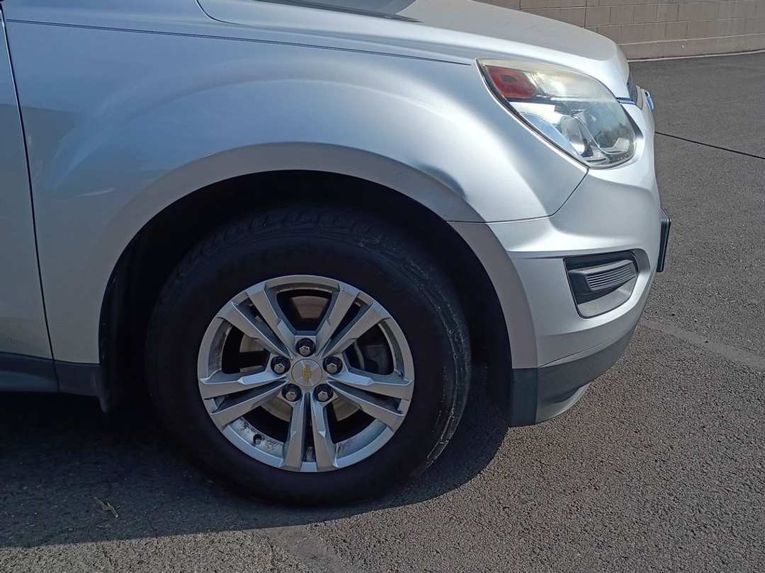 2016 Chevrolet Equinox LS - Image 2