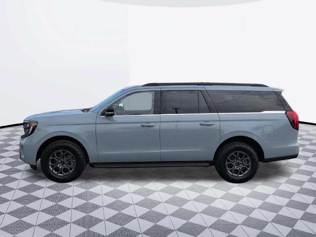 2027 Ford Expedition Max Active - Image 2