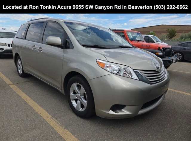 2016 Toyota Sienna LE
