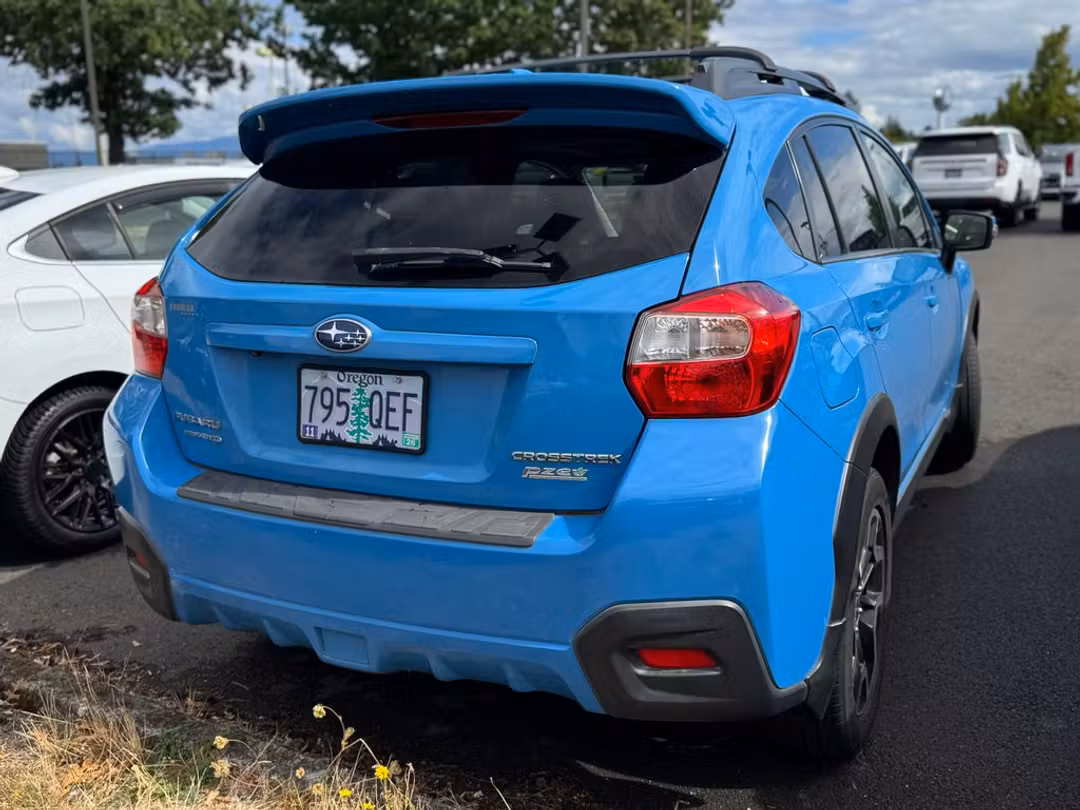 2017 Subaru Crosstrek 2.0i Limited - Image 2
