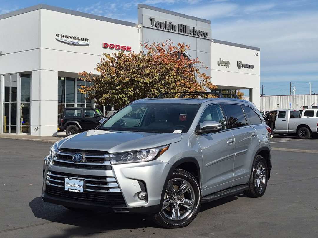 2018 Toyota Highlander Hybrid Limited Platinum - Image 2