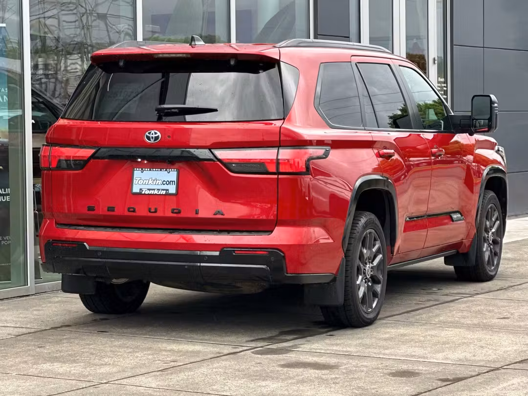 2024 Toyota Sequoia Platinum - Image 3